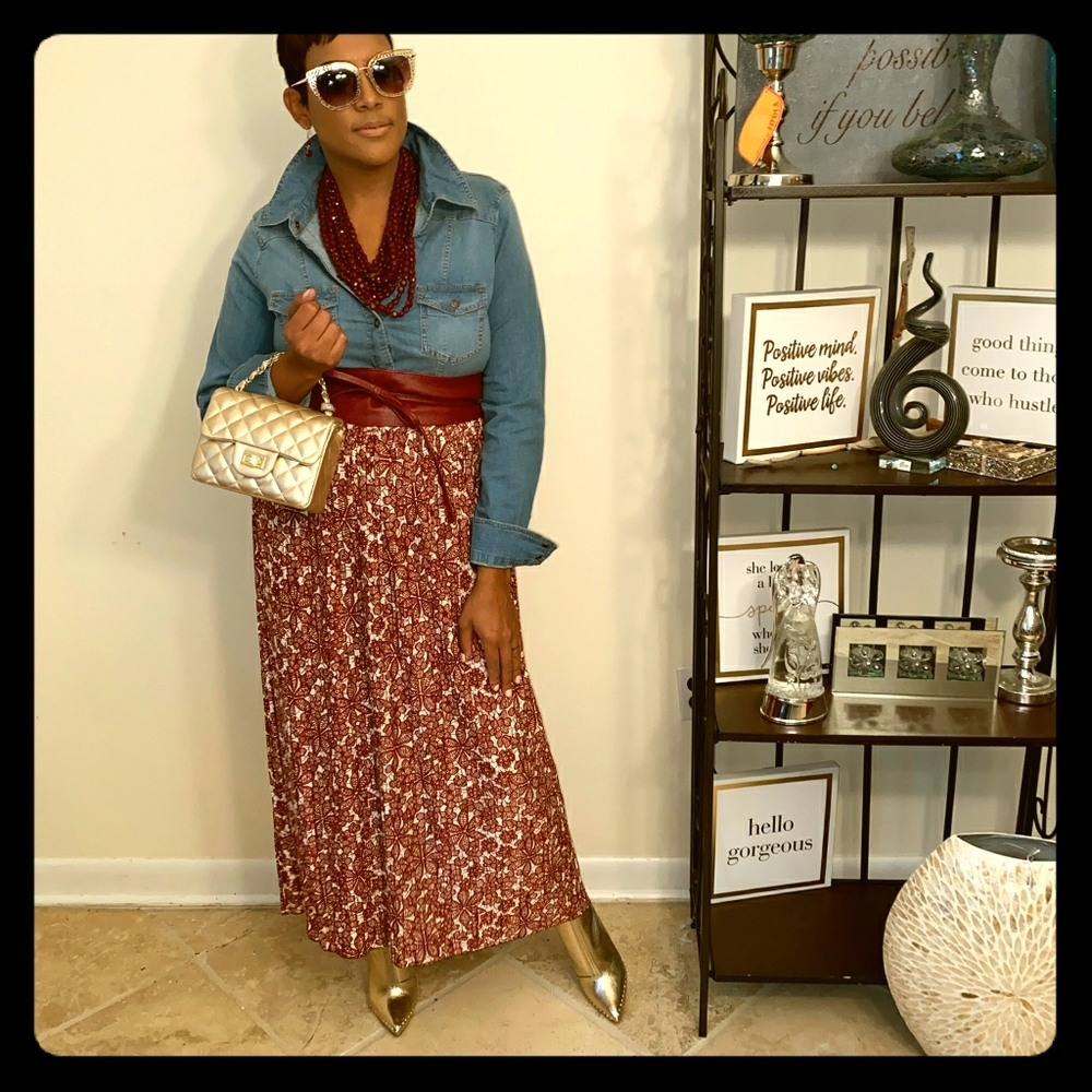 Burgandy and cream pleated skirt